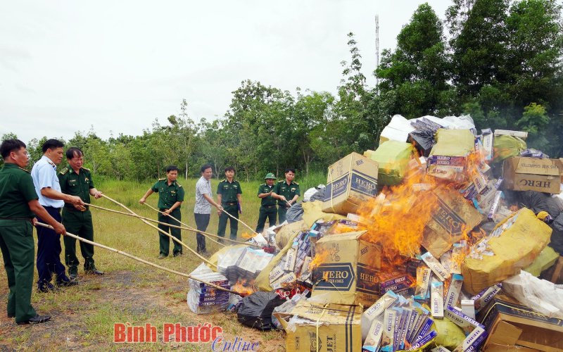 Bình Phước: Tiêu hủy 104.560 gói thuốc lá nhập lậu