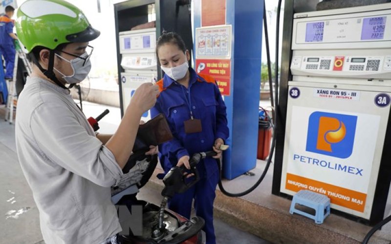 Bộ Tài chính đề xuất giảm thuế 10% mặt hàng chế phẩm xăng và ethanol