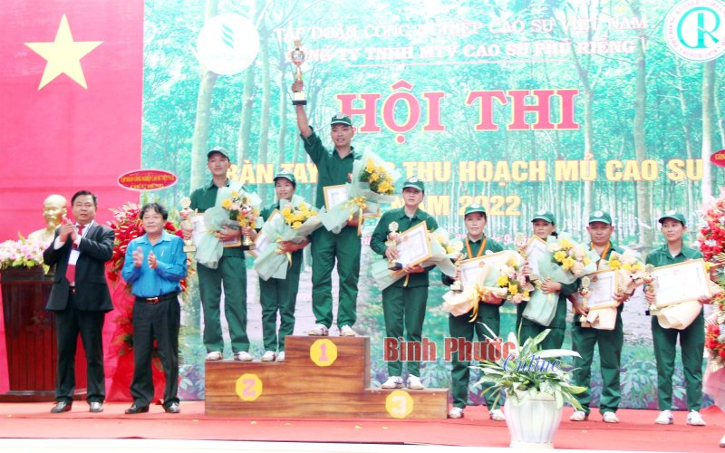 Cao su Phú Riềng có 5 thí sinh xuất sắc đạt danh hiệu bàn tay vàng 