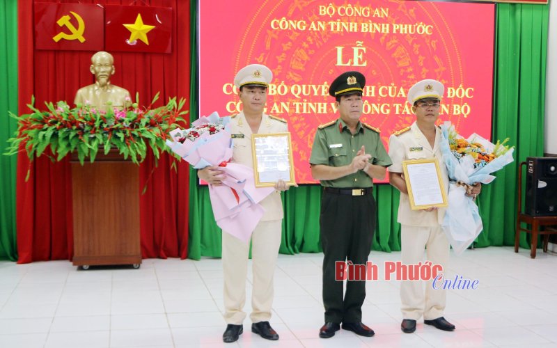 Công bố các quyết định của Giám đốc Công an tỉnh Bình Phước về công tác cán bộ