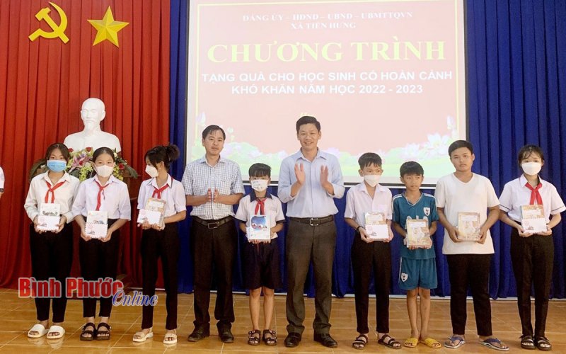 Đồng Xoài: Nhiều phần quà thiết thực nhân ngày tết Độc lập