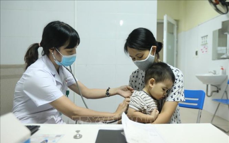 Giao mùa, làm thế nào để trẻ không bị bệnh hô hấp do nhiễm Adenovirus?