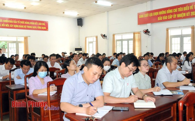 Đảng ủy Khối Cơ quan và Doanh nghiệp tỉnh Bình Phước bồi dưỡng nghiệp vụ công tác xây dựng Đảng