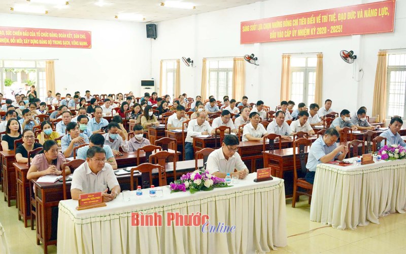 Khai mạc lớp bồi dưỡng nghiệp vụ công tác xây dựng Đảng đợt 2