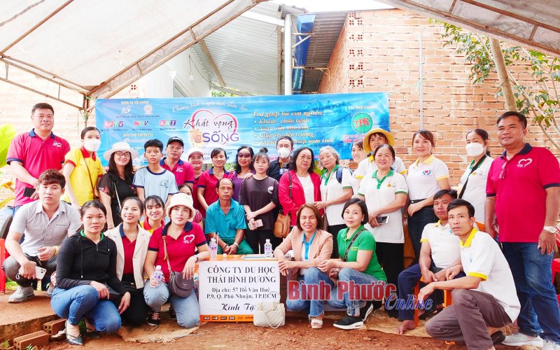 Khát vọng sống trao 223 triệu đồng trợ giúp em Trần Thị Bích Trâm