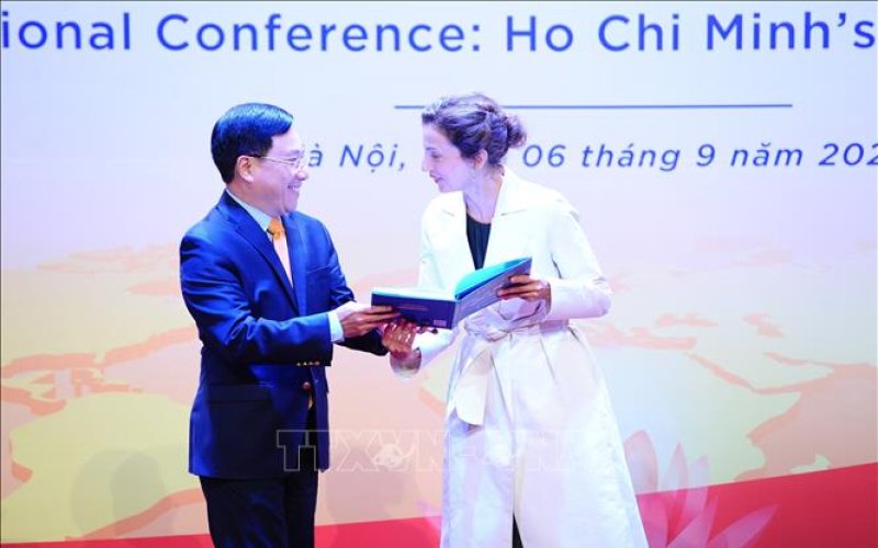 Kỷ niệm trọng thể 35 năm UNESCO ra Nghị quyết t&ocirc;n vinh Chủ tịch Hồ Ch&iacute; Minh