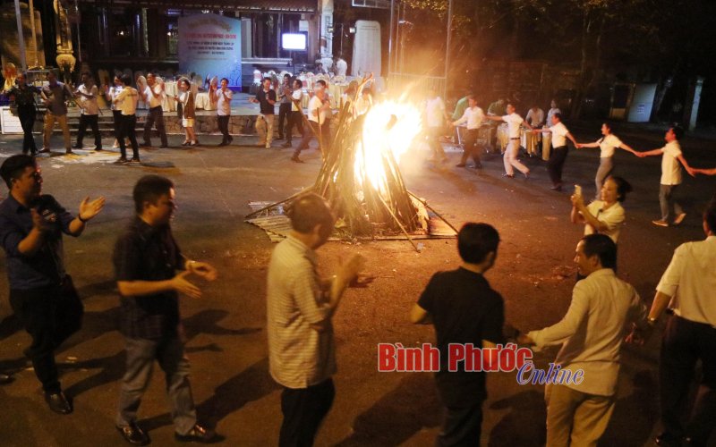 Lắng đọng hành trình về nguồn