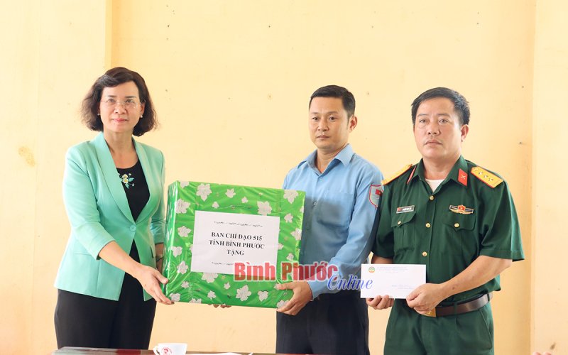 Lãnh đạo tỉnh Bình Phước thăm, động viên Đội K72 đang làm nhiệm vụ tại Hớn Quản