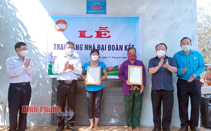 Nghĩa tình từ những căn nhà đại đoàn kết