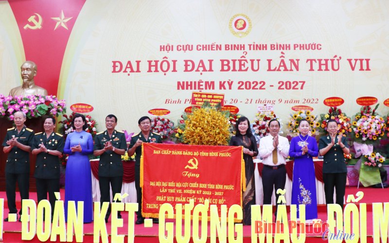 Phát huy phẩm chất bộ đội Cụ Hồ, “Trung thành - Đoàn kết - Gương mẫu - Đổi mới”