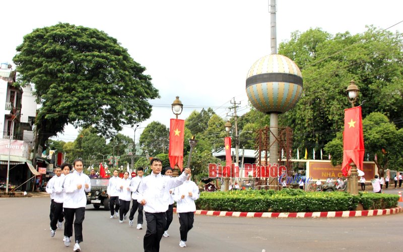Bình Phước: Rực rỡ nghi lễ xin lửa và rước đuốc Đại hội Thể dục thể thao lần thứ VI