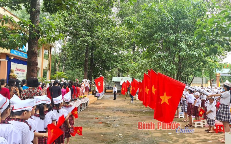 “Thiếu nhi Bình Phước - Làm nghìn việc tốt, tiến bước lên Đoàn”