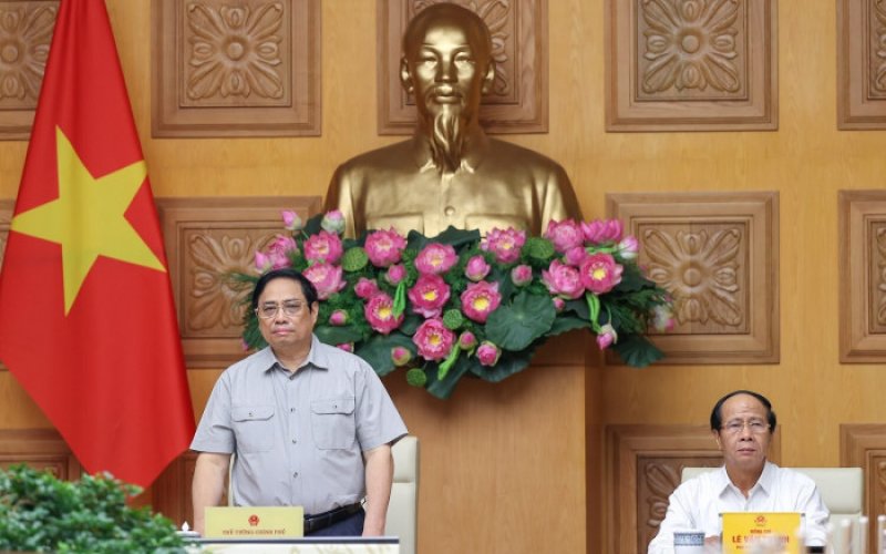 Thủ tướng: Hạn chế người dân ra đường trong thời gian bão Noru đổ bộ