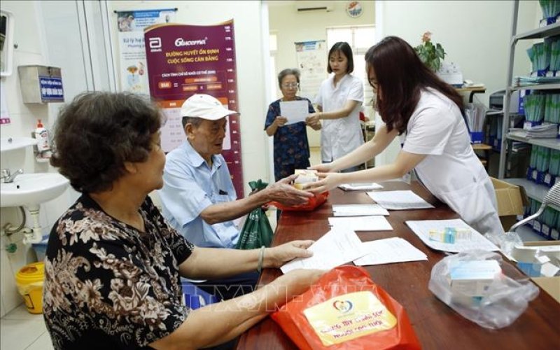 Ứng phó với tình trạng già hóa dân số nhanh ở Việt Nam