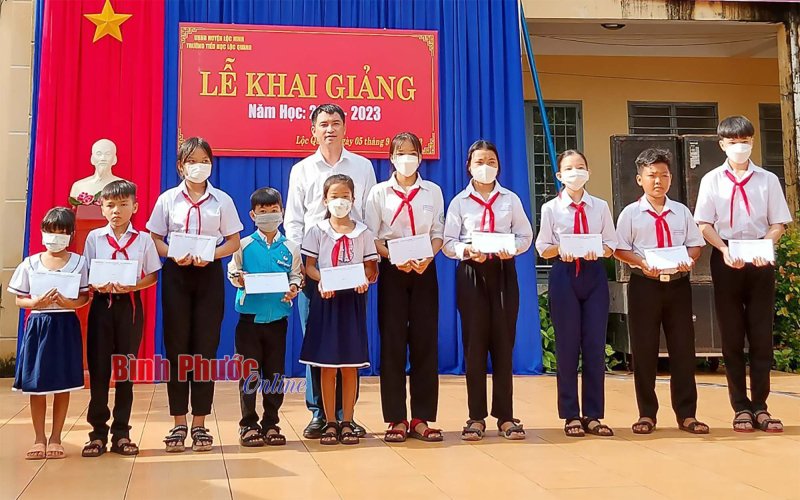 “Vì em hiếu học”