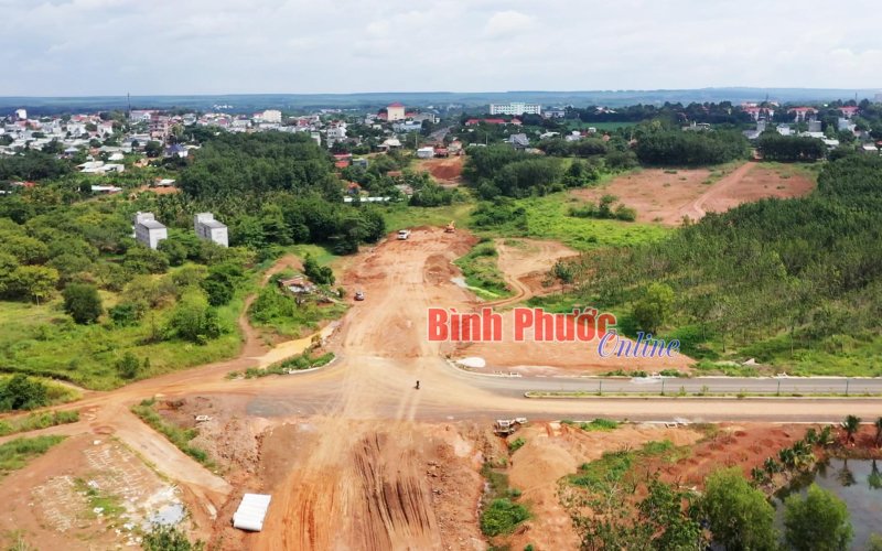 Việc làng, “đất vàng” cũng hiến