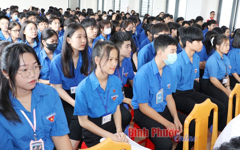Bình Phước: 300 học sinh được tuyên truyền Luật An toàn giao thông