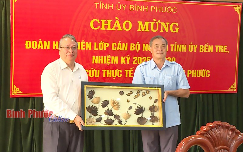 Bình Phước: Lãnh đạo tỉnh tiếp đoàn học viên lớp cán bộ nguồn Tỉnh ủy Bến Tre