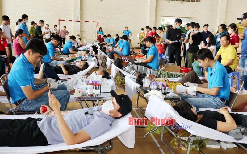 Bù Đăng: 600 người tham gia hiến máu tình nguyện