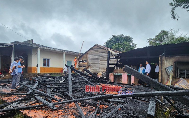 Bù Đăng: Hỏa hoạn thiêu rụi nhà dân