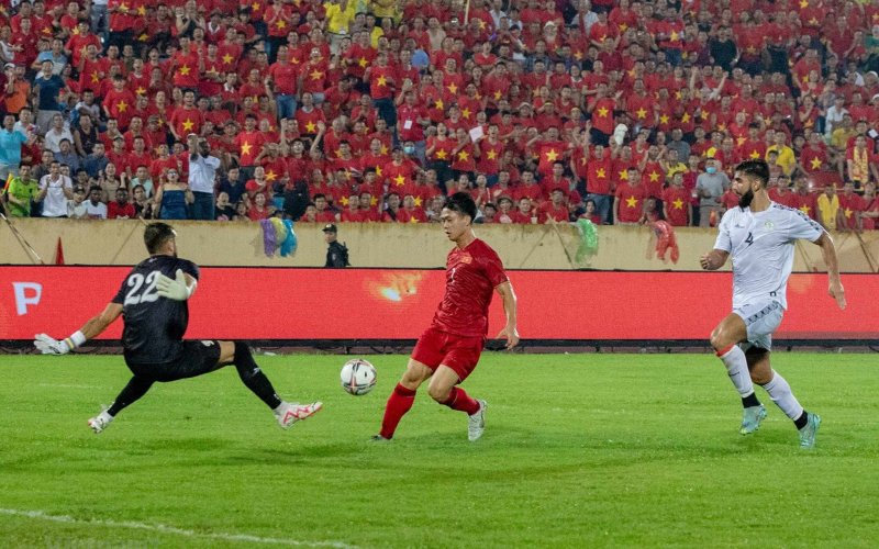 Công Phượng ghi bàn giúp Đội tuyển Việt Nam đánh bại Palestine