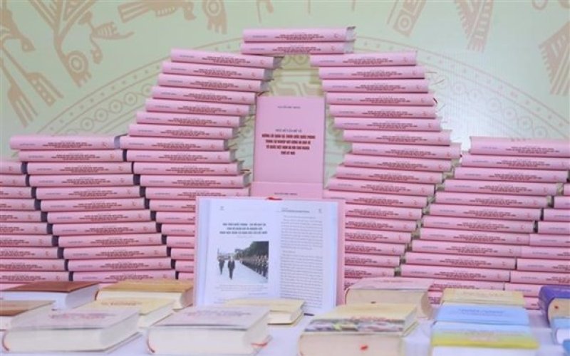 Cuốn sách của Tổng Bí thư: Phát triển tư duy về chiến lược quốc phòng