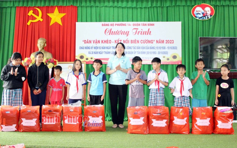 “Dân vận khéo - kết nối biên cương”