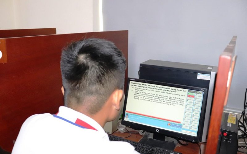 Đề xuất bỏ trắc nghiệm lý thuyết trên giấy khi thi bằng lái ôtô
