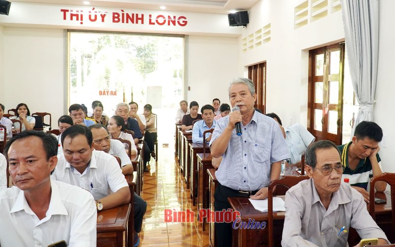 Đối thoại với nông dân và các thành phần kinh tế tập thể