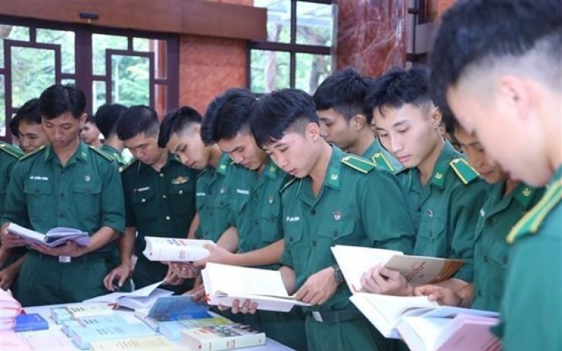 Hiện thực hóa đường lối quân sự, chiến lược quốc phòng bảo vệ Tổ quốc