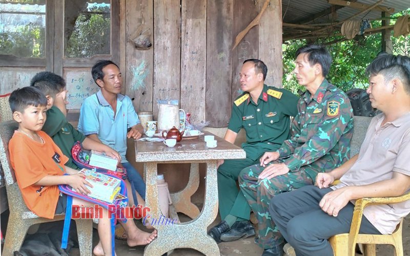 Hỗ trợ các gia đình bị thiệt hại nặng do ngập lụt