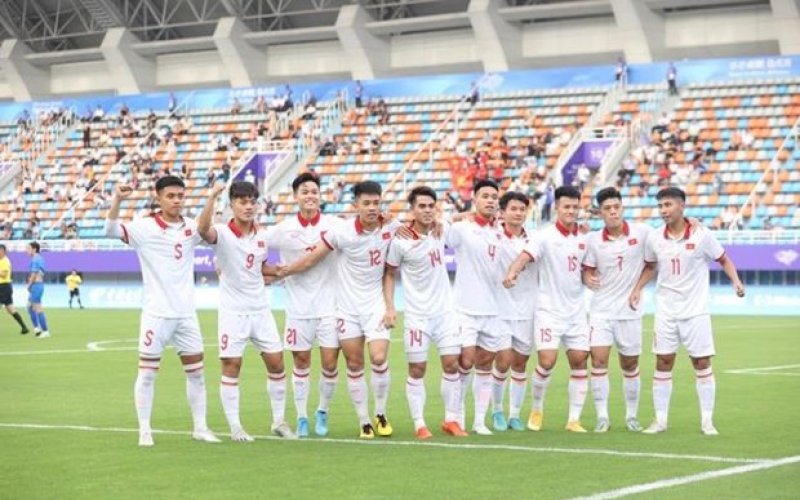 Kết quả Bóng đá ASIAD 19: Việt Nam thắng đậm, Thái Lan thoát thua