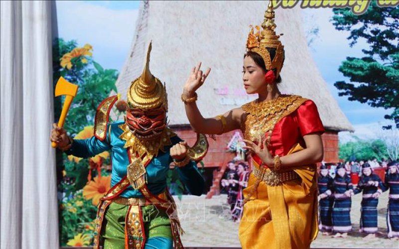 Khơi th&ocirc;ng nguồn lực đầu tư cho ph&aacute;t triển văn h&oacute;a