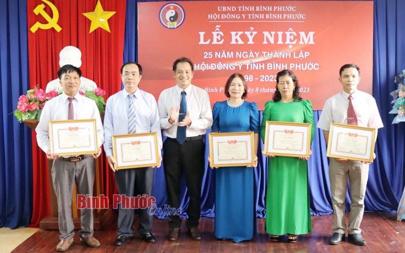 Kỷ niệm 25 năm Ngày thành lập Hội Đông y tỉnh Bình Phước