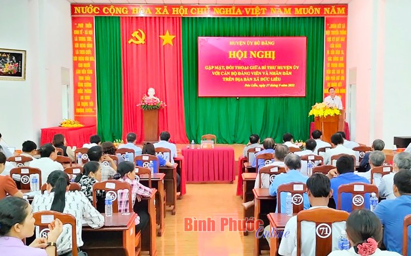 Lãnh đạo huyện Bù Đăng đối thoại theo Quy định 11