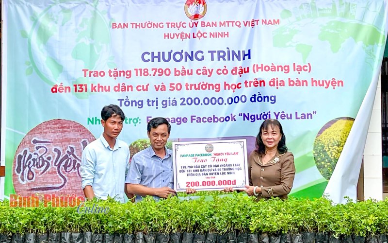 Lộc Ninh: Tặng hơn 118 ngàn bầu cây hoàng lạc đến 131 khu dân cư