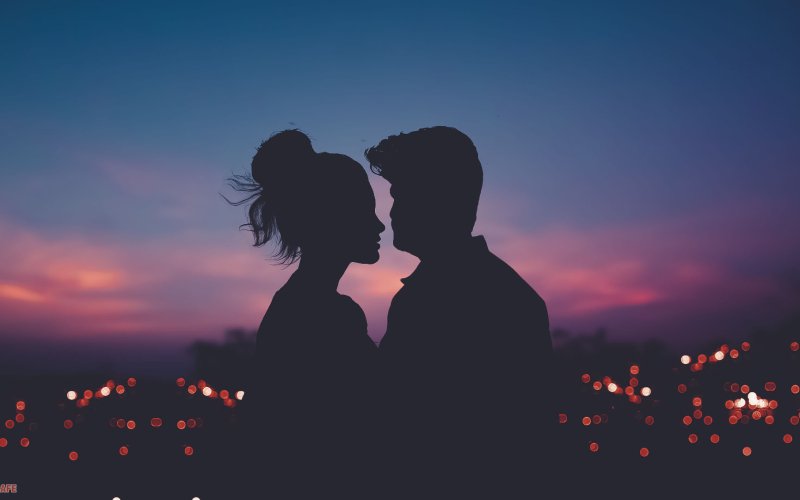 Mối tình đầu như cơn mưa rào mùa hạ