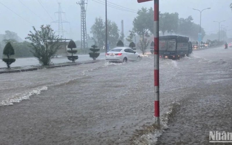 Mưa lớn ở nhiều nơi trên cả nước, đề phòng ngập úng, lũ quét, sạt lở