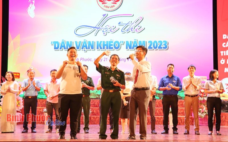 Những hình ảnh hội thi dân vận khéo trước giờ bế mạc