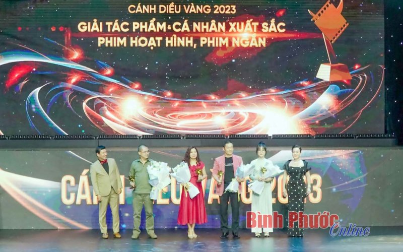 Nữ sinh B&igrave;nh Phước đoạt giải thưởng C&aacute;nh diều v&agrave;ng 2023