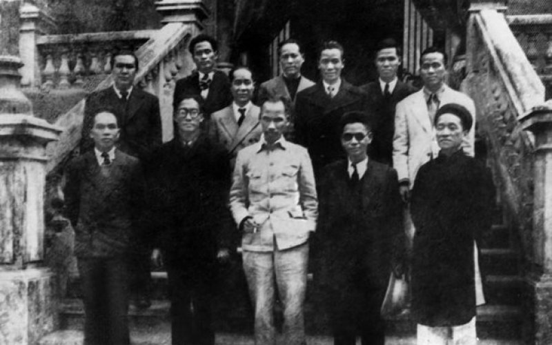 Phiên họp đầu tiên của Chính phủ Lâm thời Việt Nam Dân chủ Cộng hòa