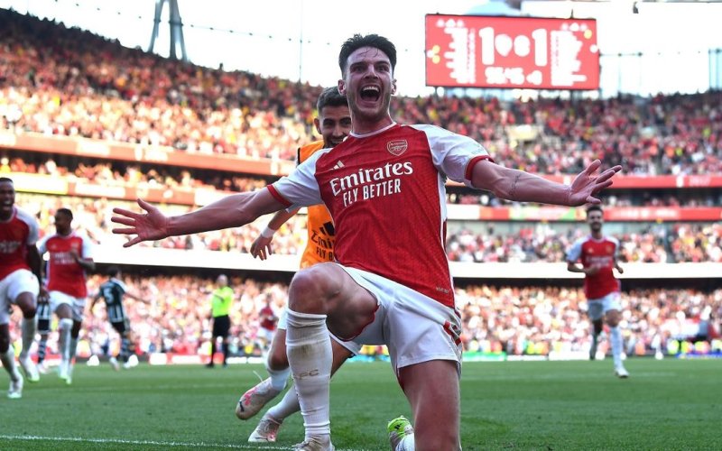 Premier League: Arsenal đánh bại M.U, Liverpool thắng tưng bừng