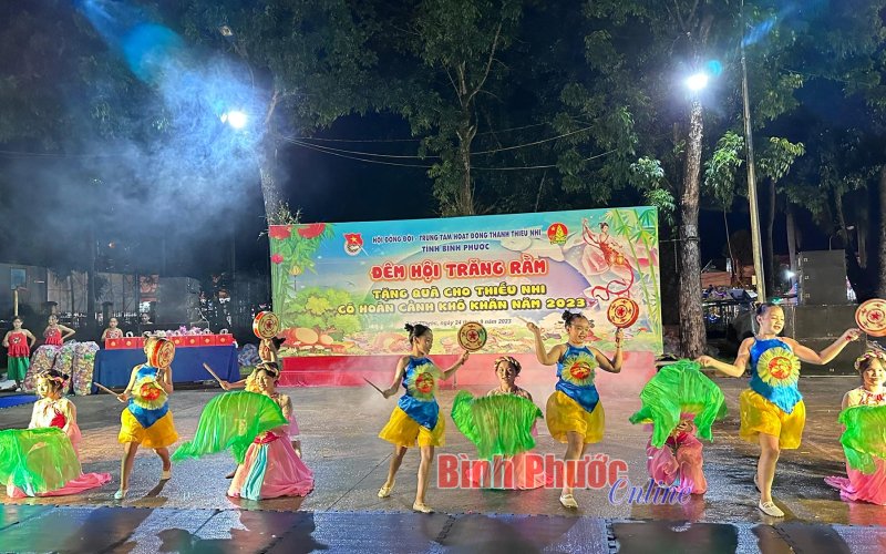 Rộn r&agrave;ng đ&ecirc;m hội trăng rằm