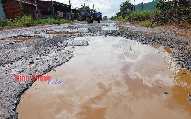 Sẽ sớm sửa ĐT755B đoạn qua xã Đức Liễu