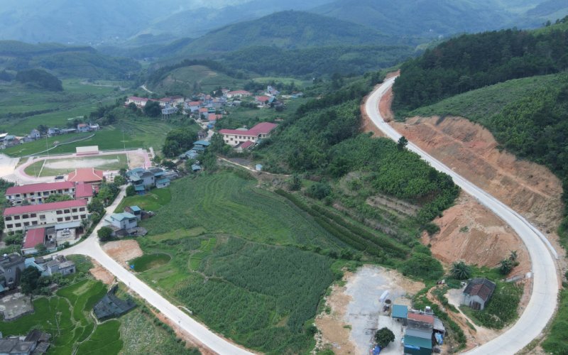 Sức bật mới sau nửa nhiệm kỳ thực hiện 3 đột phá chiến lược