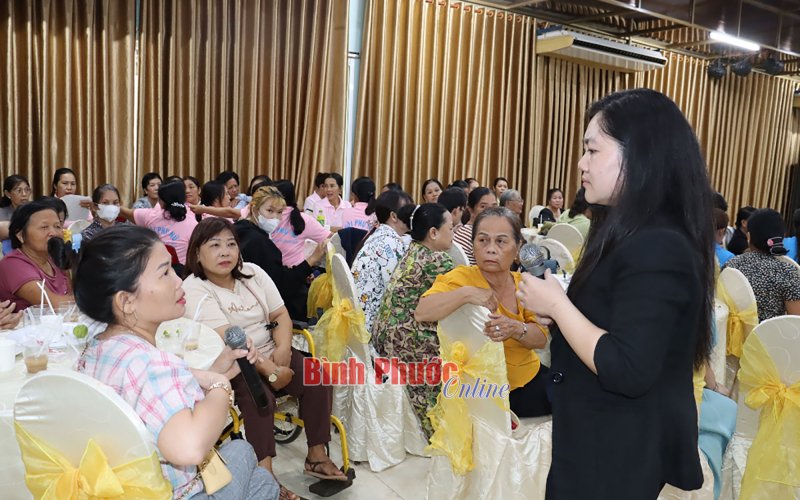 Tập huấn nâng cao kiến thức chăm sóc sức khỏe cho phụ nữ khuyết tật