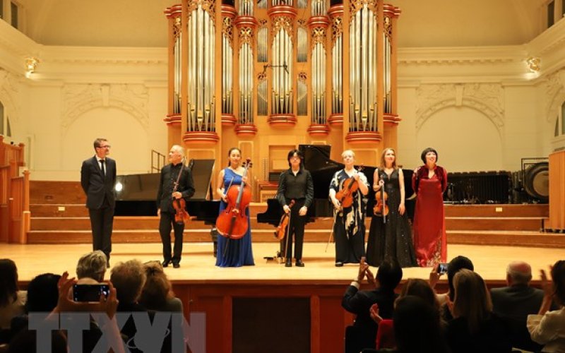 Thúc đẩy giao lưu văn hóa nghệ thuật, tôn vinh quan hệ Việt Nam - Anh