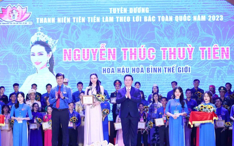 Tuyên dương 420 thanh niên tiêu biểu học tập và làm theo lời Bác
