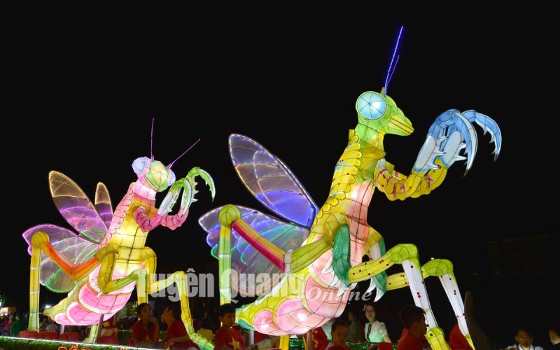 Vườn cổ t&iacute;ch xứ Tuy&ecirc;n