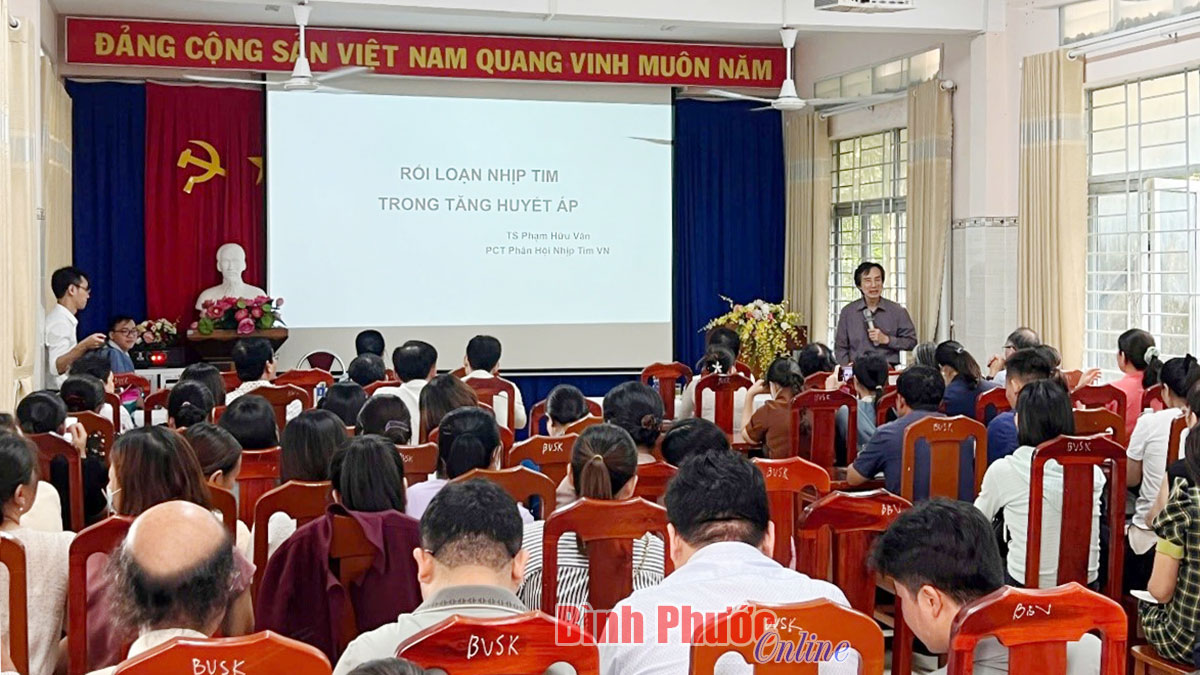 100 bác sĩ tham gia hội thảo khoa học chuyên đề “Tim mạch và hô hấp”